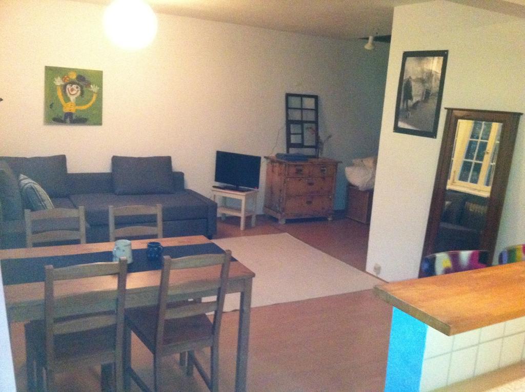 Ferienwohnung Freiburg Herdern Zimmer foto