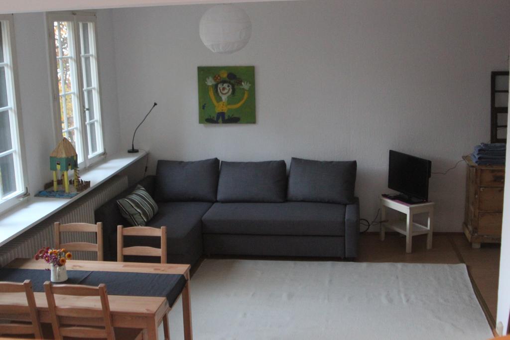 Ferienwohnung Freiburg Herdern Zimmer foto